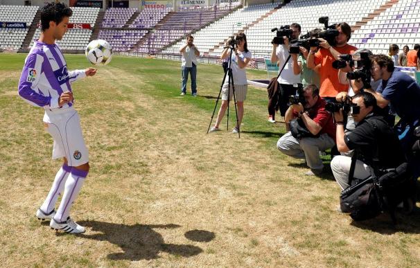 Alberto Bueno piensa ser "un jugador importante" del Valladolid