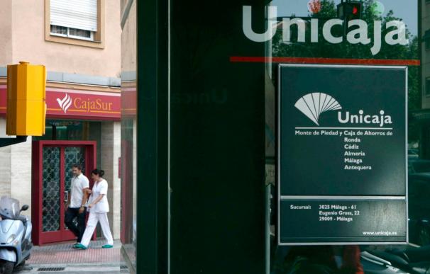 Unicaja y Cajasur aprobarán en enero los estatutos y la estructura de su fusión