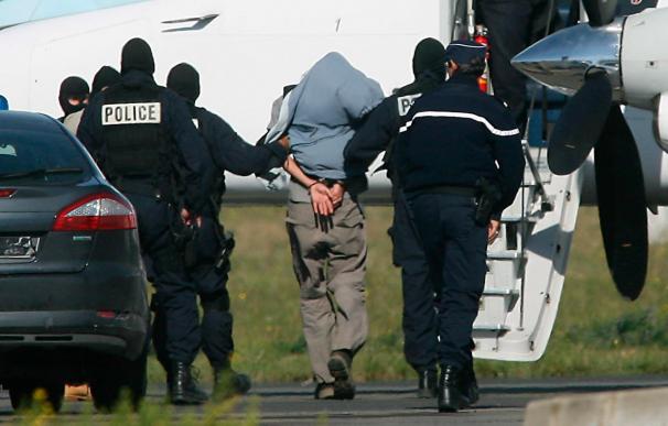 ETA esta debilitada pero no muerta, según la unidad antiterrorista francesa