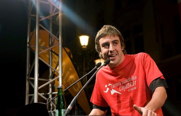 Alonso congrega en Oviedo a un millar de personas en una carrera solidaria