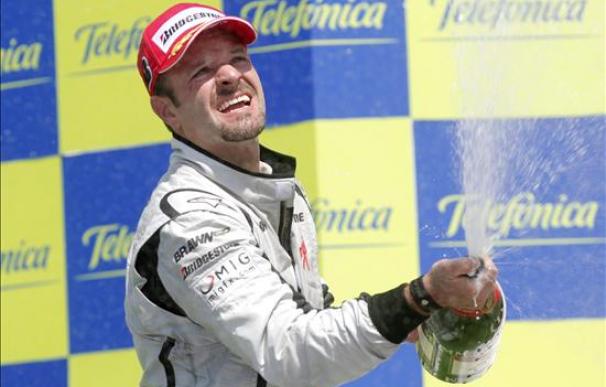 Brawn GP se lanza a por el título pese al resurgir de McLaren