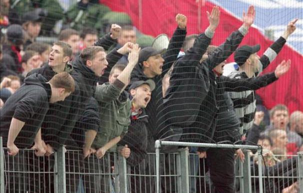 Seguidores del Estrella Roja amenazaron con bombas al Slavia de Praga