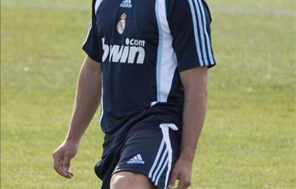 El Real Madrid anuncia el traspaso definitivo de Sneijder al Inter
