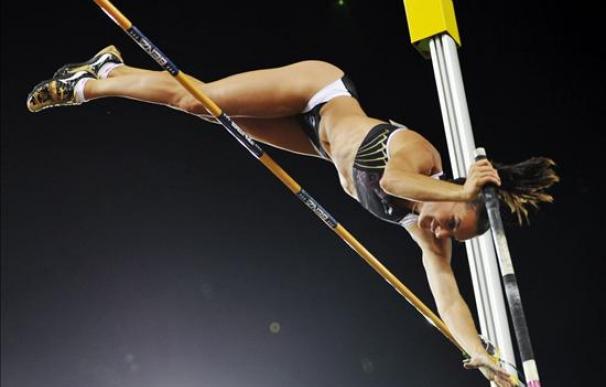 Isinbáyeva batió su récord mundial con 5,06