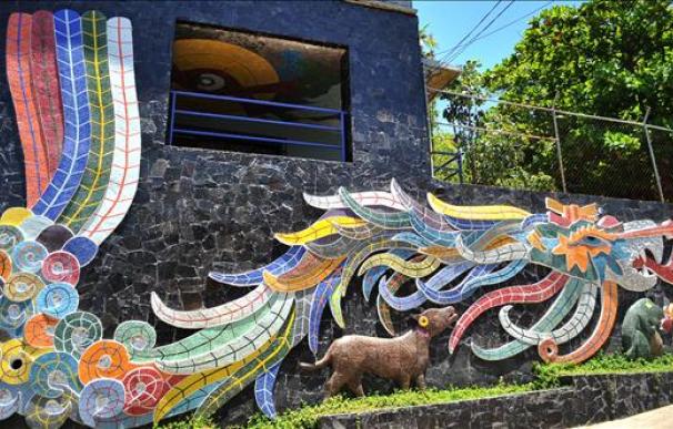 Estudian convertir en centro cultural casa con murales de Rivera en Acapulco