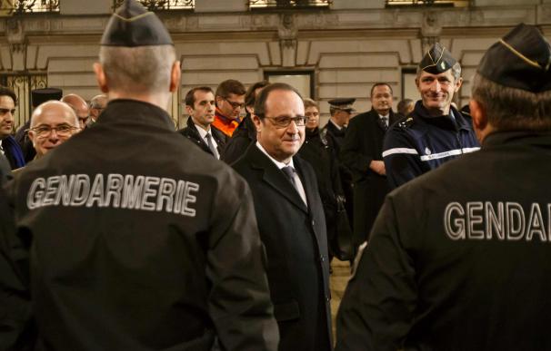 Hollande cierra un "año de sufrimiento" con la esperanza puesta en 2016