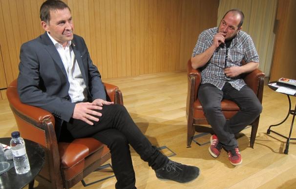 Otegi cree que Puigdemont irá "hasta el final" y que el proceso no tiene vuelta atrás