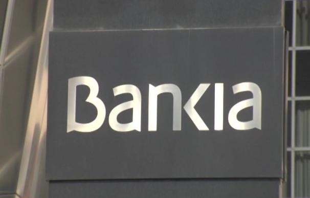 Bankia elimina todas las comisiones a 12.800 clientes de Cantabria
