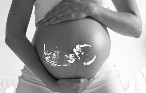 La gingivitis durante el embarazo puede afectar a la salud sistémica del bebé y al curso normal de la gestación