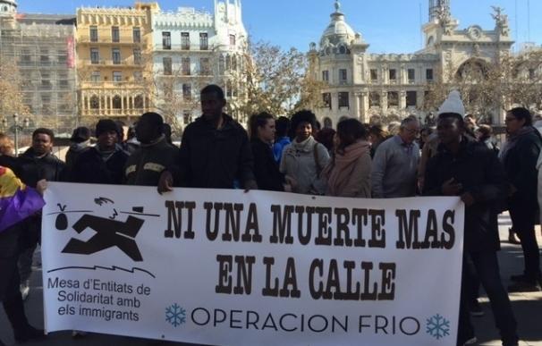 La Mesa d'Entitats de Solidaritat pide un operativo contra el frío "en condiciones": "Caridad no, dignidad sí"
