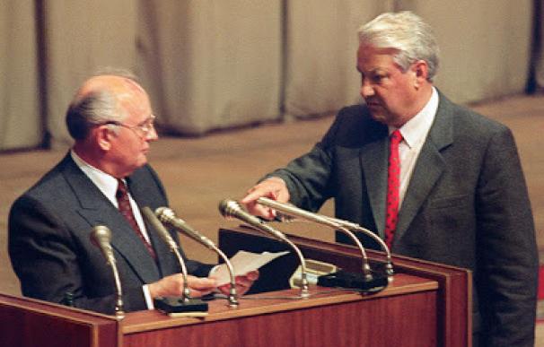 Mijail Gorbachov y Boris Yeltsin