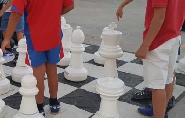 La Junta abre la puerta a la incorporación del ajedrez en el currículo educativo andaluz