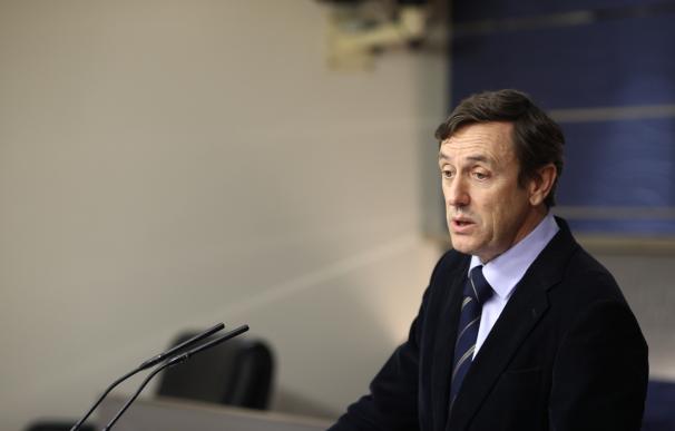Hernando (PP) garantiza a Aznar que Rajoy tiene un proyecto para España que no permitirá su ruptura