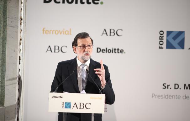 Rajoy: "A lo mejor no le hago un favor, pero tengo muy buena opinión de Javier Fernández, un hombre sensato"