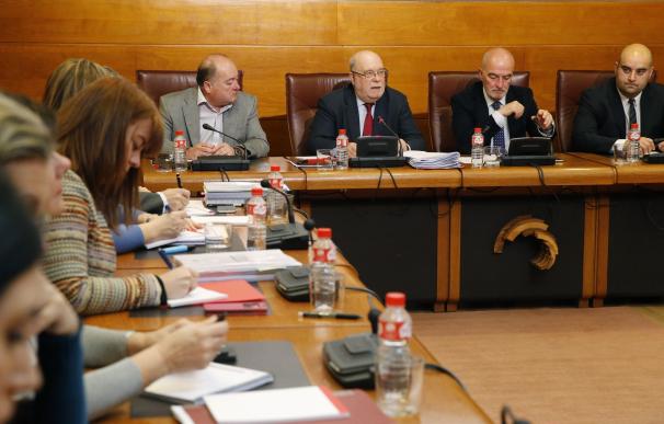 AMPL2 PP y Podemos auguran recortes sociales por un presupuesto "inflado"