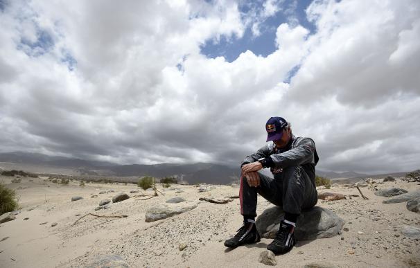 Carlos Sainz abandona el Dakar 2016 por una avería en la caja de cambios / AFP