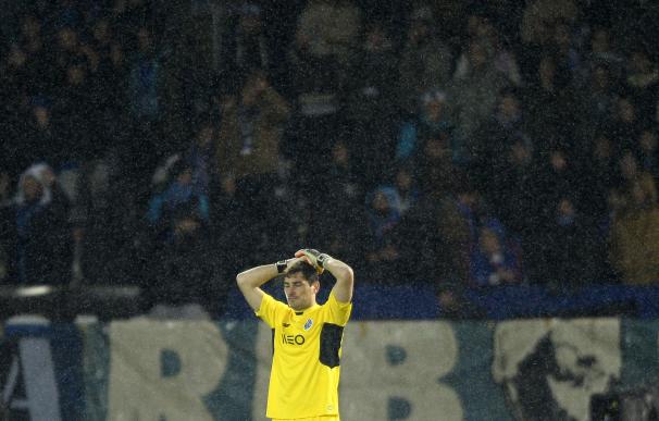 Porto's Spanish goalkeeper Iker Casillas gestures