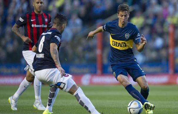 Rodrigo Betancur durante un partido con Boca Juniors. / AFP