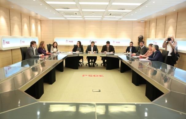 El PSOE pondrá hoy fecha a su Congreso en un Comité Federal dividido y pendiente de los posibles candidatos