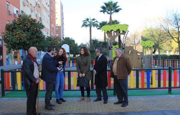 Ayuntamiento concluye el área de juegos infantiles en la plaza trasera de calle Victoria Kent en la Macarena