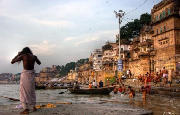 Al menos 19 muertos tras un naufragio en el río Ganges