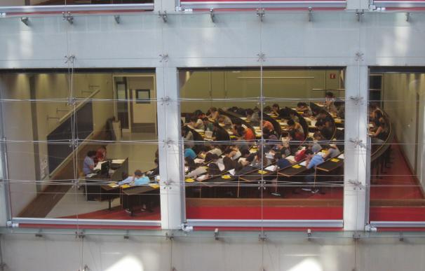 Un total de 342 aspirantes realizarán el sábado el examen MIR en Cantabria