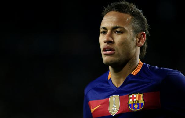 Neymar es citado a declarar el 1 de febrero por estafa en su fichaje / AFP