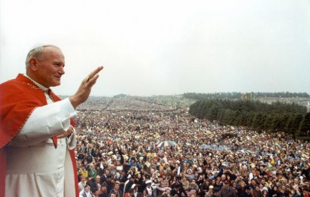 Juan Pablo II ha sido uno de los pontífices más populares de los últimos años | Flickr