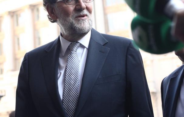 Rajoy se muestra dispuesto a recibir a las familias del Yak 42 y suscribe el "perdón" de Cospedal