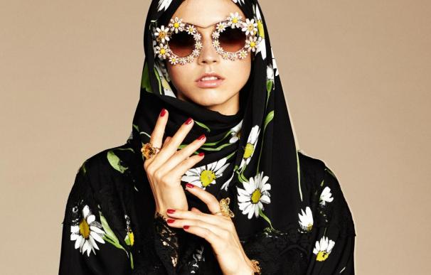 Dolce & Gabbana lanza colección para la mujer musulmana con un toque sexy... ¡y con hijab!