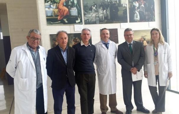 El Hospital de Puente Genil acoge en su vestíbulo la exposición 'Arte y Medicina'