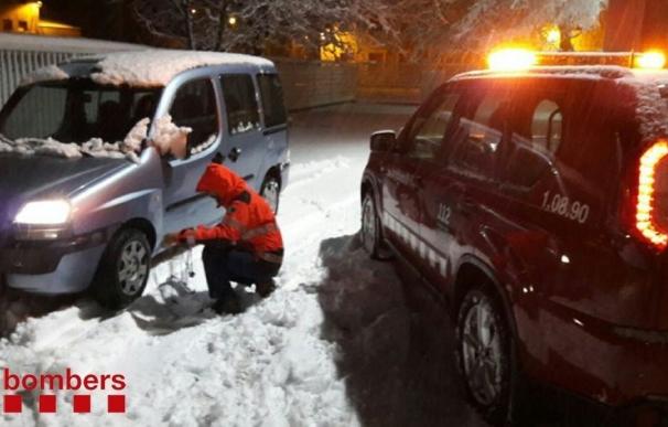 Más de 3.500 alumnos afectados y una treintena de escuelas cerradas por la nieve en Catalunya