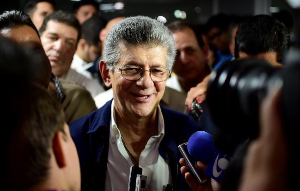 Ramos Allup propone echar a Maduro del poder en seis meses