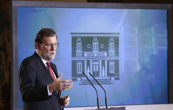 Rajoy admite no haber visto las películas de los Goya y recomienda leer 'Patria' para saber lo que pasó en el País Vasco