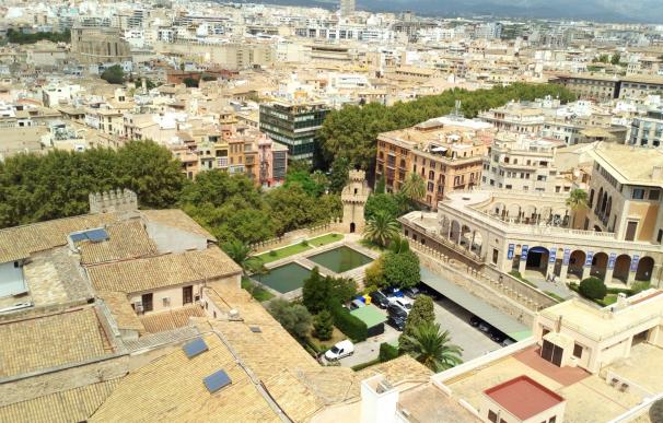 Palma, la ciudad más cara para pernoctar en enero, con 126 euros de precio medio, según Trivago