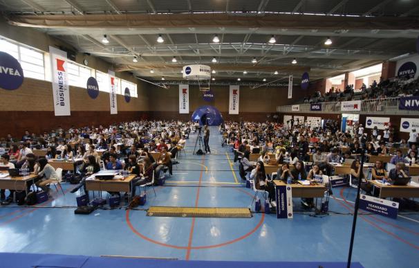 Más de mil estudiante gallegos participan en un programa educativo para dirigir su propia empresa en internet
