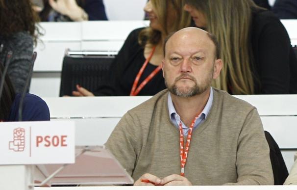 Pradas cree que la dirección del PSOE debería expulsar a los responsables de la sede 'pirata' en la calle Ferraz
