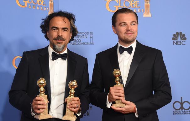 El director de cine Alejandro González Iñárritu junto con el actor Leonardo DiCaprio