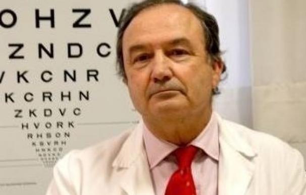 El presidente de la SECOIR, Lorente Moore, asegura que los oftalmólogos españoles son los mejores del mundo
