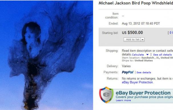 Un joven vende en Ebay el parabrisas de su coche con un excremento... ¡con la cara de Michael Jackson!