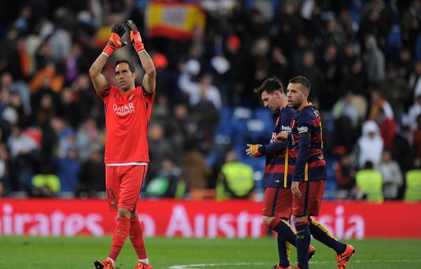 Claudio Bravo volvió a ser decisivo en el Barcelona. / Getty Images
