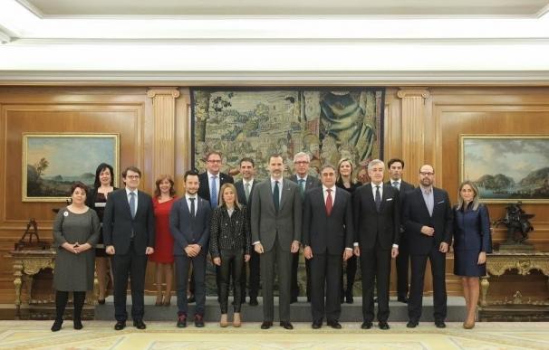 Tolón y Mariscal, en La Zarzuela con el Rey y los alcaldes de las Ciudades Patrimonio de la Humanidad de España