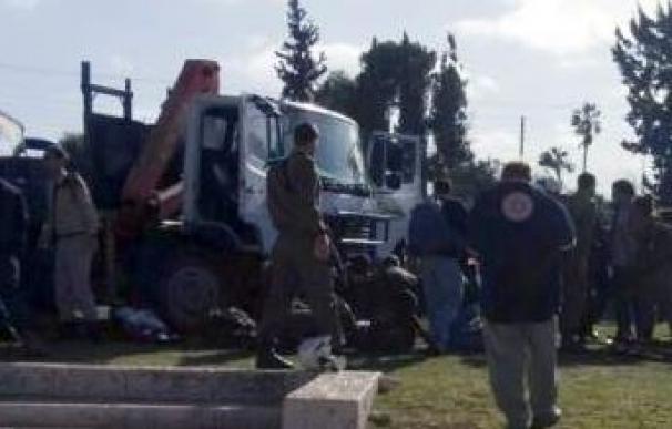 Al menos 3 muertos y una decena de heridos en un atropello con un camión en Jerusalén