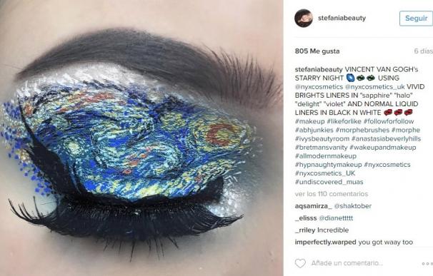 La locura de copiar cuadros de Van Gogh y Hokusai en un maquillaje de ojos