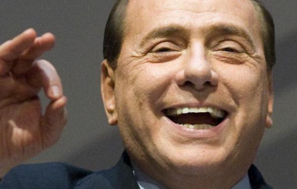 Berlusconi dice que no es "un santo"