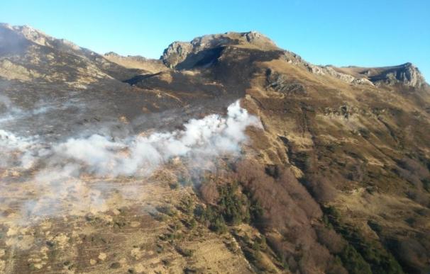Extinguido el incendio forestal declarado el monte Lakora, en Isaba