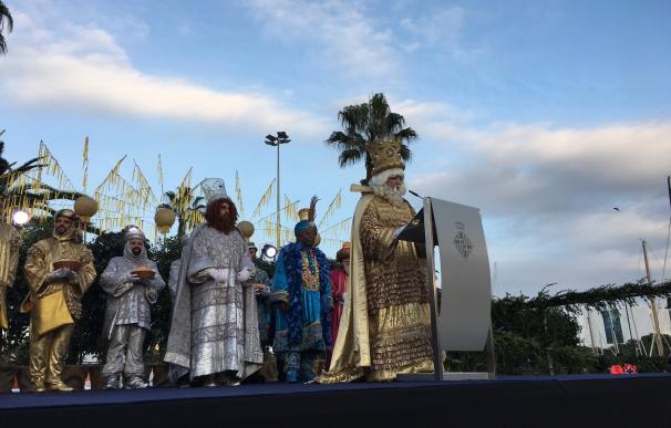 Los Reyes Magos piden a los barceloneses que acojan a los niños que huyen de las guerras