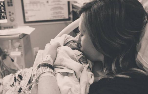 Una mujer da a luz a su hija terminal para poder donar los órganos