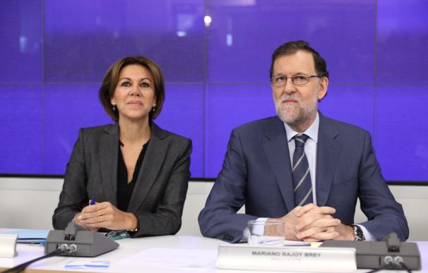 Rajoy dice que "en su momento" dirá si repite Cospedal pero "acredita méritos" para desempeñar más de una tarea política
