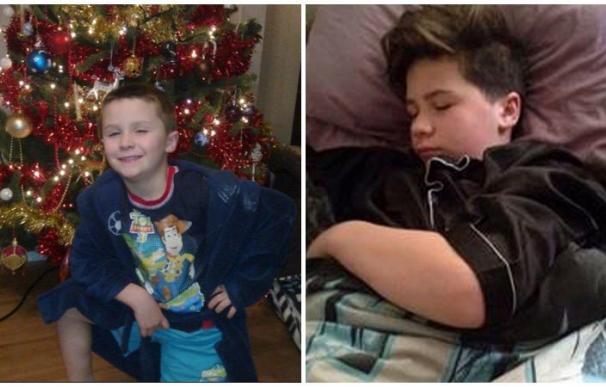 Un niño con el síndrome de la bella durmiente pasa su primera Navidad despierto en cinco años